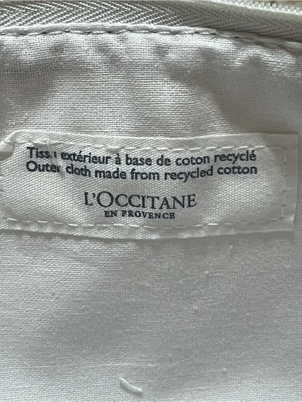 L'OCCITANE White Canvas Pouch with Navy Label NWT 02-06R